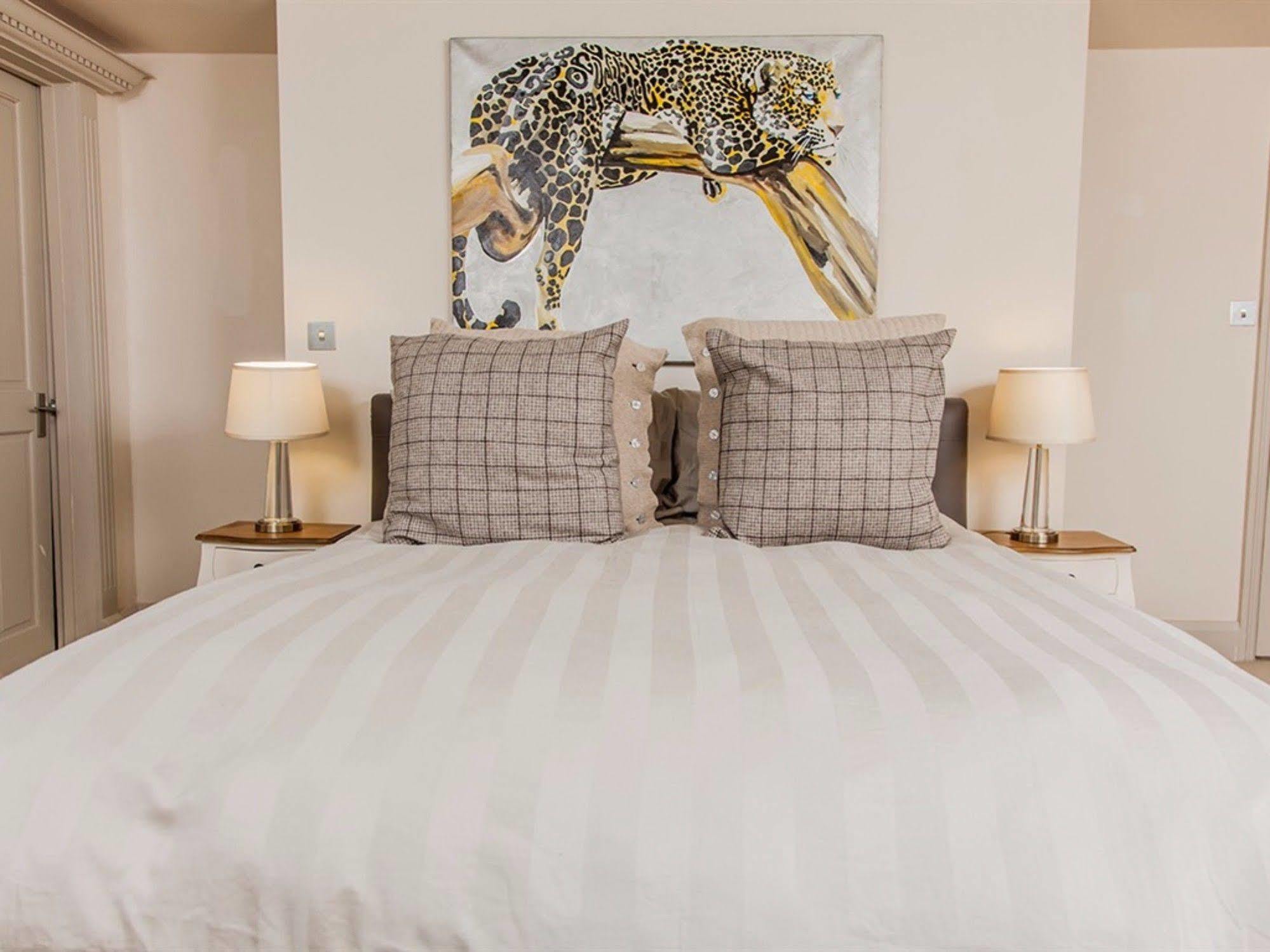 Court House Manor Luxury B&B Painswick Eksteriør billede